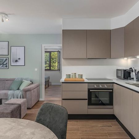Just Renovated Stylish 2 Bedrooms Apartment Only A Few Steps From The Beach! Novigrad Istria Esterno foto