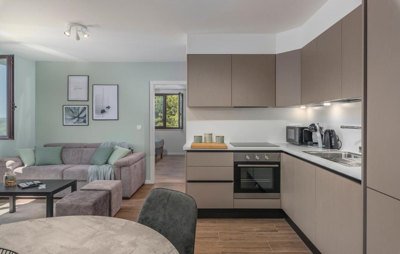 Just Renovated Stylish 2 Bedrooms Apartment Only A Few Steps From The Beach! Novigrad Istria Esterno foto