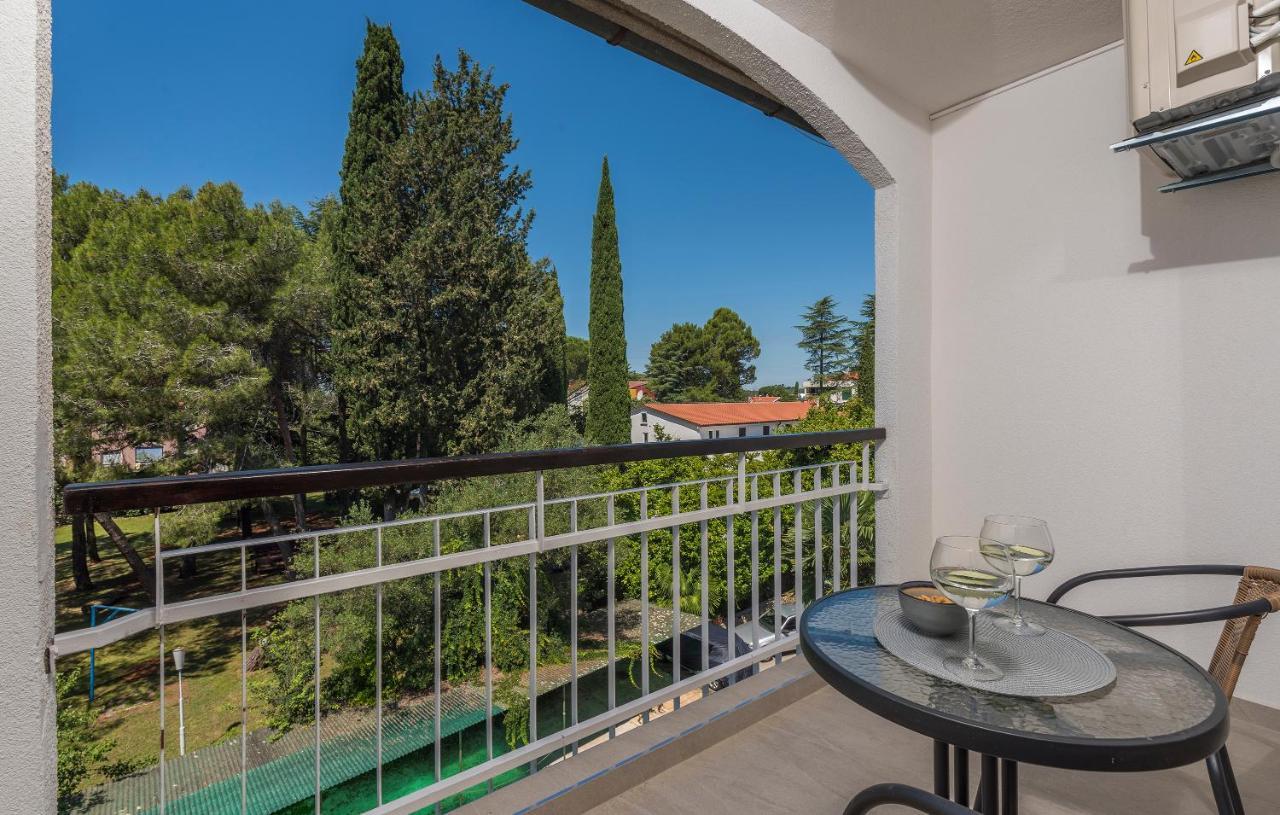 Just Renovated Stylish 2 Bedrooms Apartment Only A Few Steps From The Beach! Novigrad Istria Esterno foto